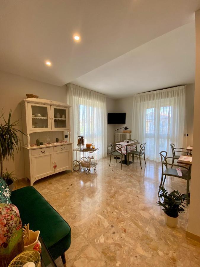 A Due Passi B&B Città Sant'Angelo Buitenkant foto
